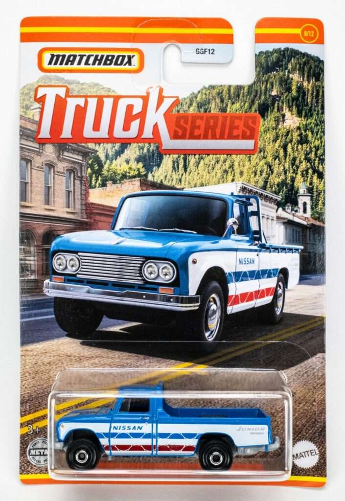 Matchbox '62 Nissan Junior hosszúkártyás kisautó